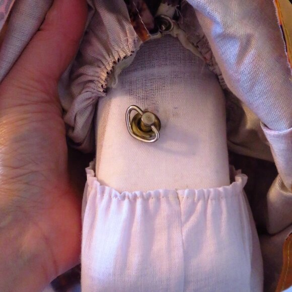 Vintage porcelain doll 1975 ,music box 20" tall - Picture 6 of 9